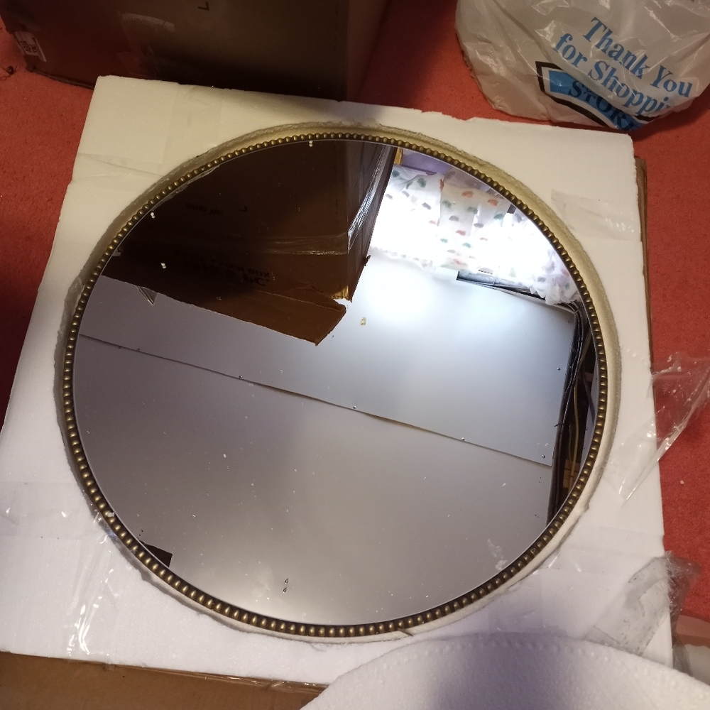 Wall mirror